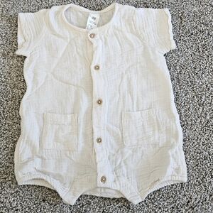 H&M Soft Cream Muslin Romper 2-4months